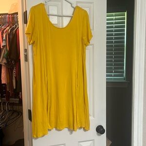Yellow cotton dress with pockets